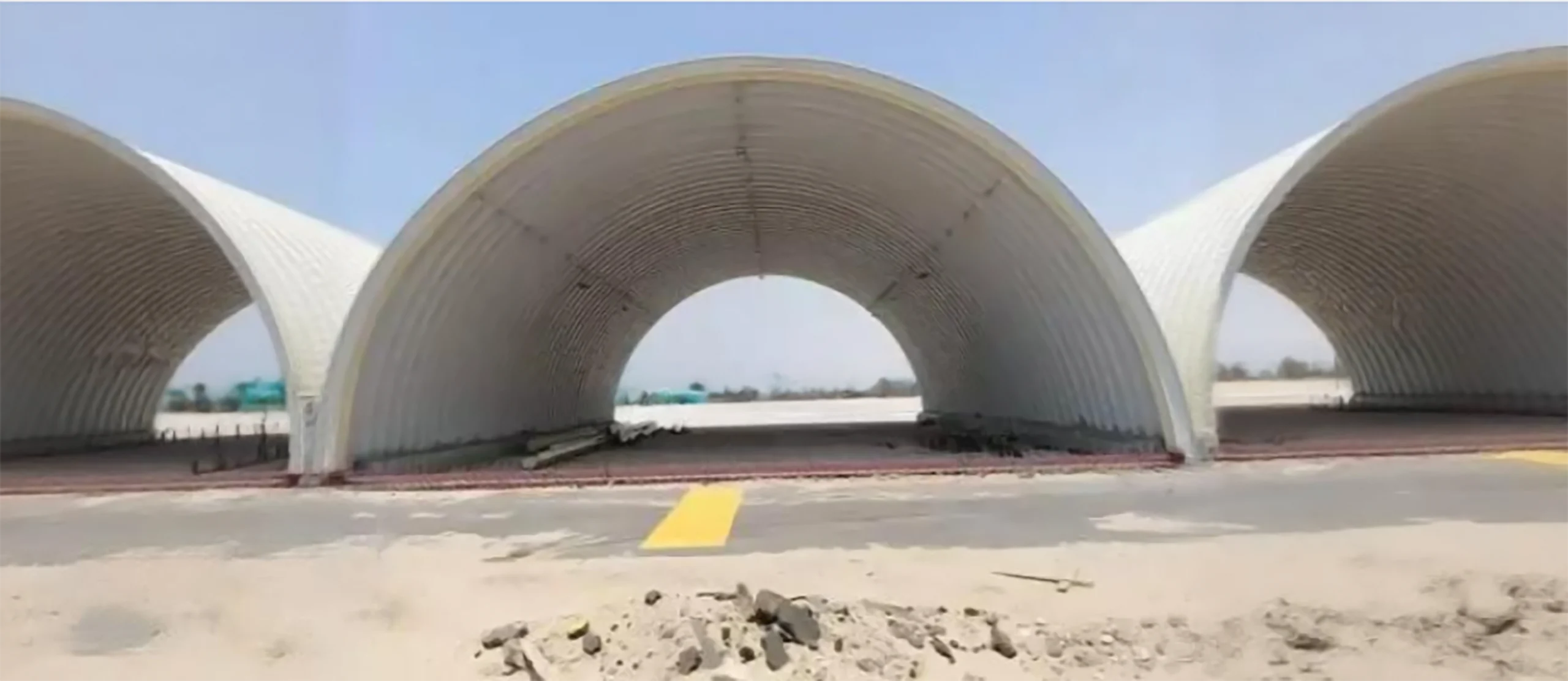 cubierta autosoportante tipo arcotecho en cancha deportiva de basketball en instituto mater en monterrey, nuevo leon