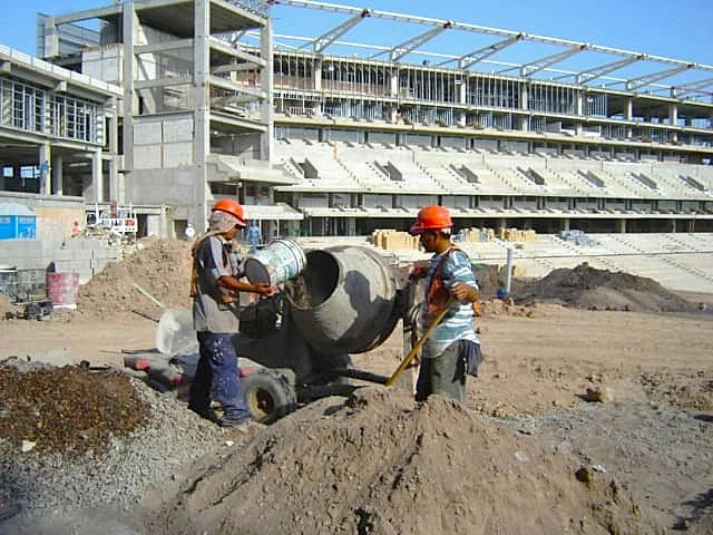 cubierta autosoportante tipo arcotecho en cancha deportiva de basketball en instituto mater en monterrey, nuevo leon