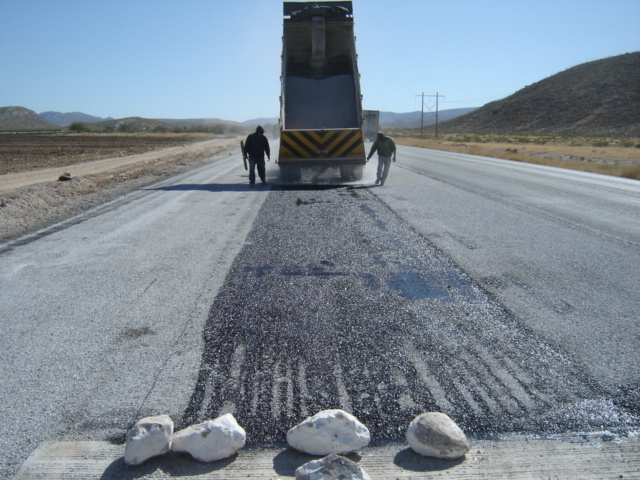 cubierta autosoportante tipo arcotecho en cancha deportiva de basketball vista de frente en instituto mater en monterrey, nuevo leon